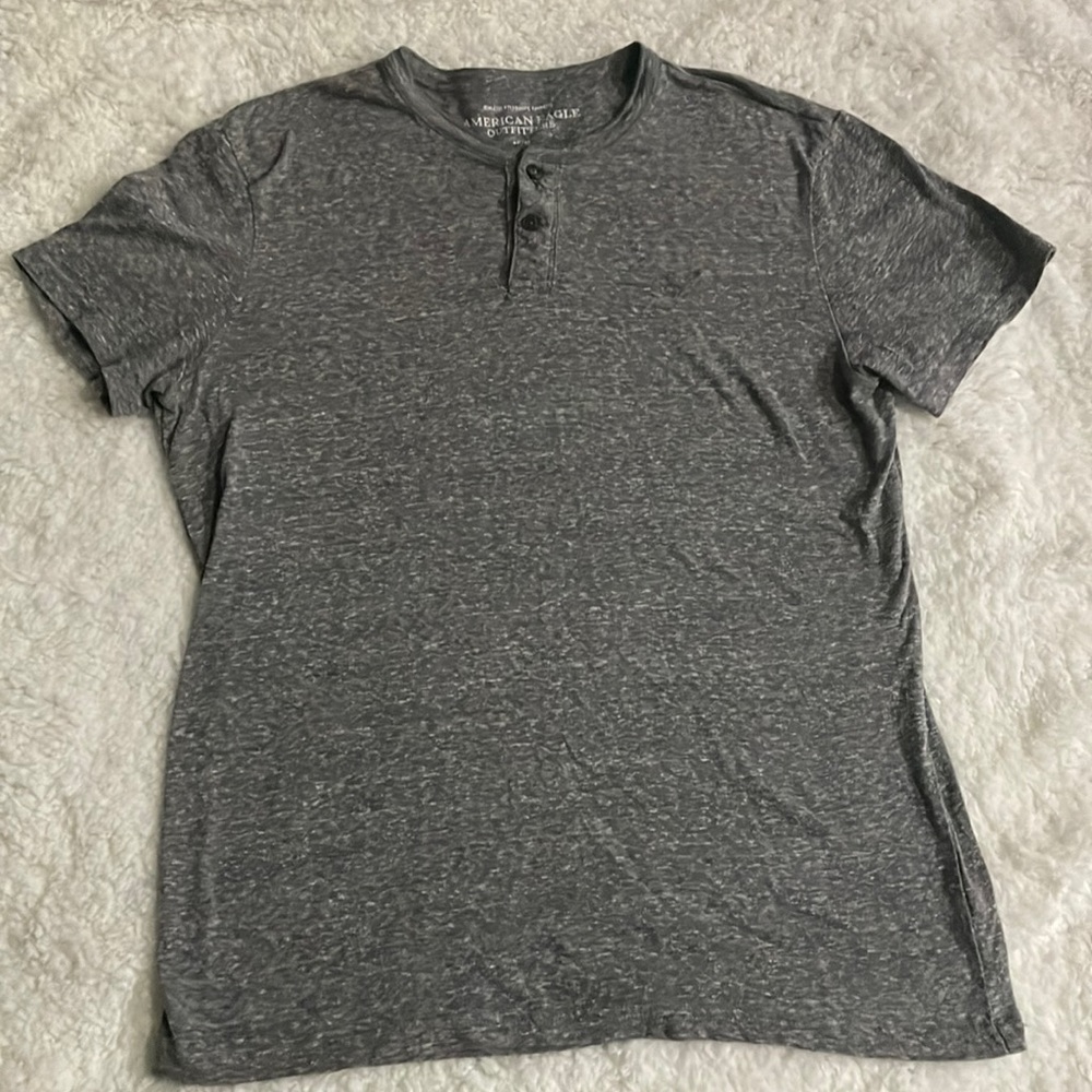 AMERICAN EAGLE GRAY T-SHIRT. SIZE MEDIUM. MEN’S.